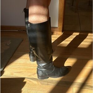 Frye “Melissa” boot. Size 7.5. Excellent, used condition